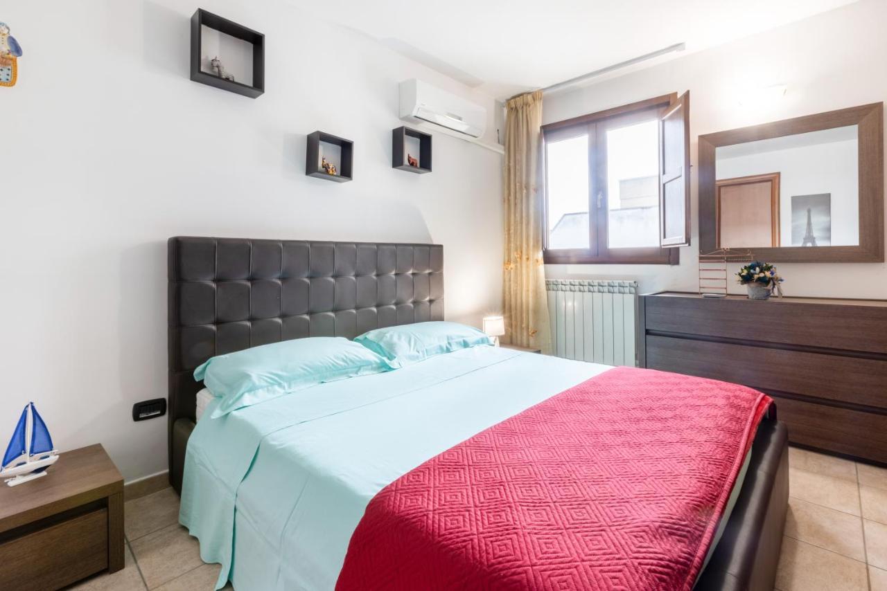 Lecce Colorful Flat With Terrace & Parking Lägenhet Exteriör bild