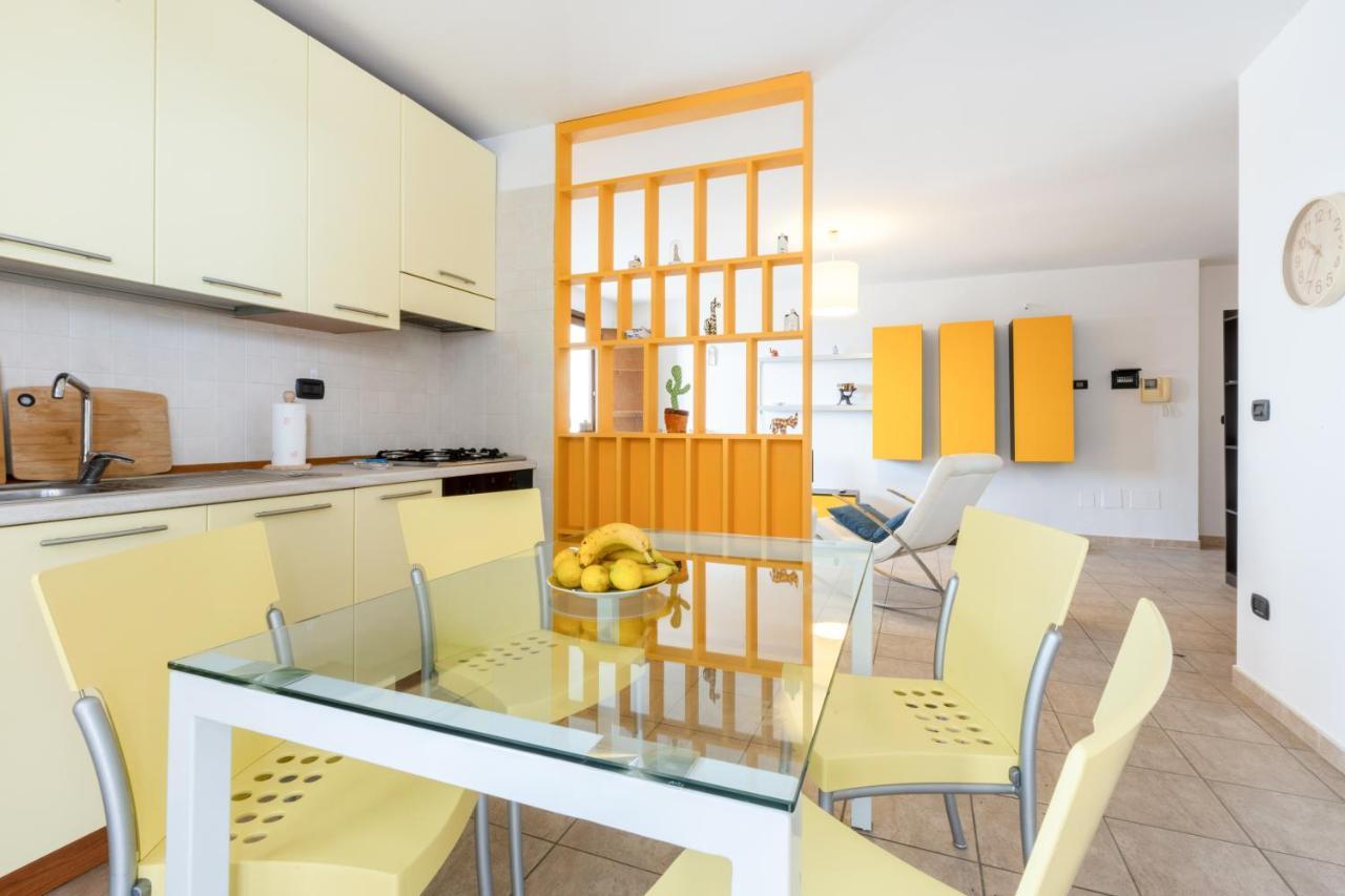 Lecce Colorful Flat With Terrace & Parking Lägenhet Exteriör bild