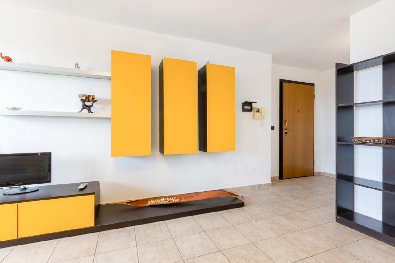 Lecce Colorful Flat With Terrace & Parking Lägenhet Exteriör bild